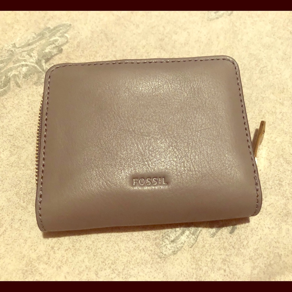 💋Fossil Grey Leather Wallet✨
